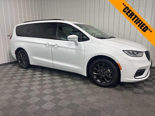 2021 Chrysler Pacifica Touring-L