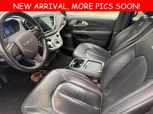 2021 Chrysler Pacifica Touring-L