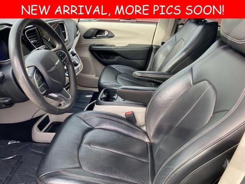 2022 Chrysler Pacifica Touring-L