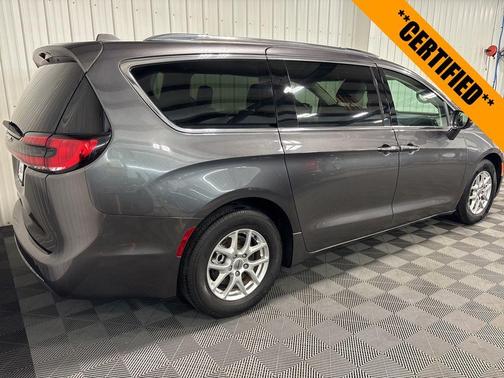 2021 Chrysler Pacifica Touring-L