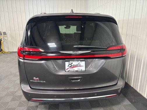 2021 Chrysler Pacifica Touring-L