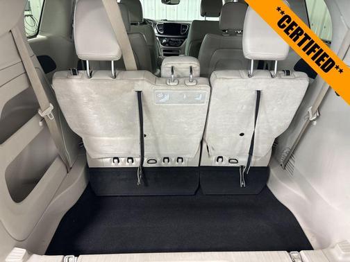 2021 Chrysler Pacifica Touring-L