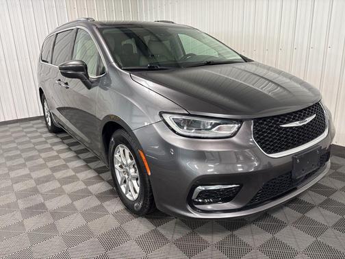 2021 Chrysler Pacifica Touring-L