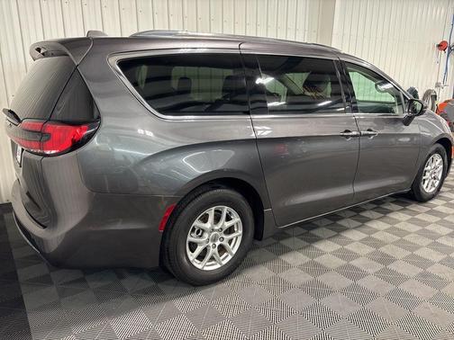 2021 Chrysler Pacifica Touring-L