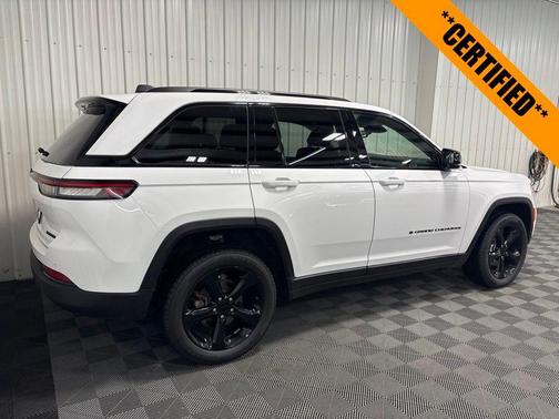 Bright White Clearcoat 2023 Jeep Grand Cherokee Limited