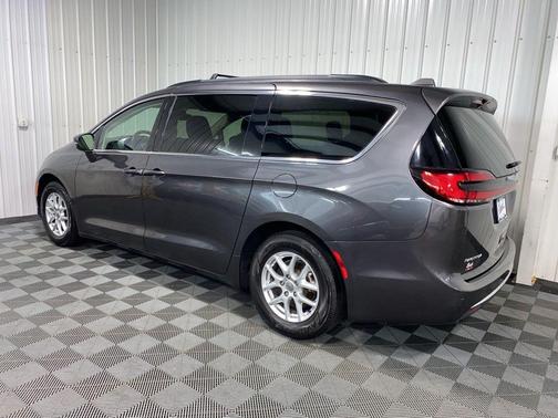 2022 Chrysler Pacifica Touring-L