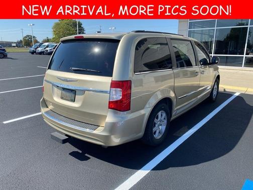 2011 Chrysler Town & Country Touring