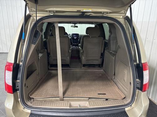 2011 Chrysler Town & Country Touring