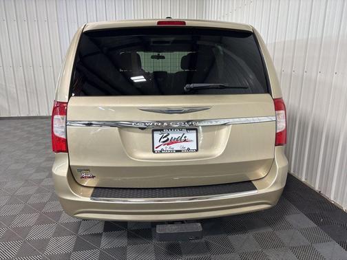 2011 Chrysler Town & Country Touring