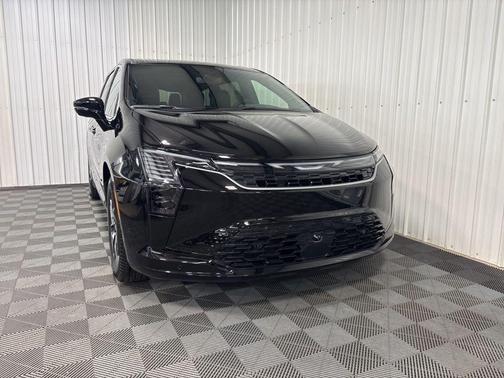 PXJ 2027 Chrysler Pacifica LIMITED