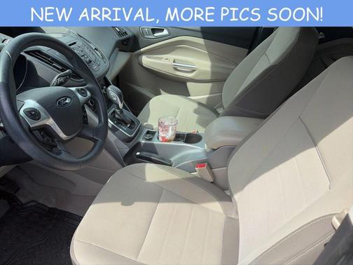 Black 2014 Ford Escape SE