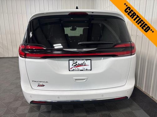 2024 Chrysler Pacifica Touring-L
