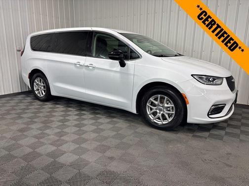 2024 Chrysler Pacifica Touring-L