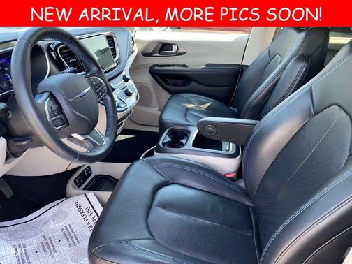 2021 Chrysler Pacifica Touring-L