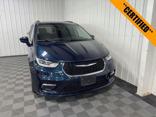 2021 Chrysler Pacifica Touring-L