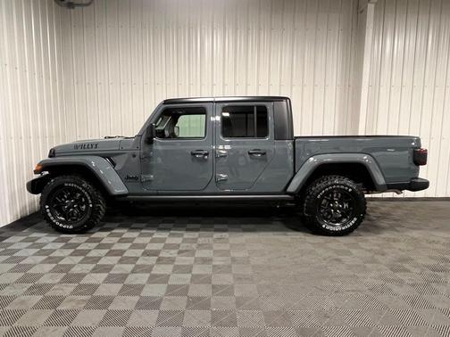 2025 Jeep Gladiator Sport