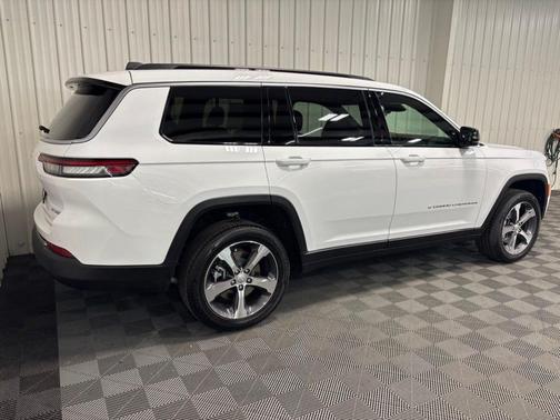 Bright White Clearcoat 2026 Jeep Grand Cherokee L Limited