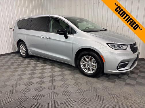 2024 Chrysler Pacifica Touring-L