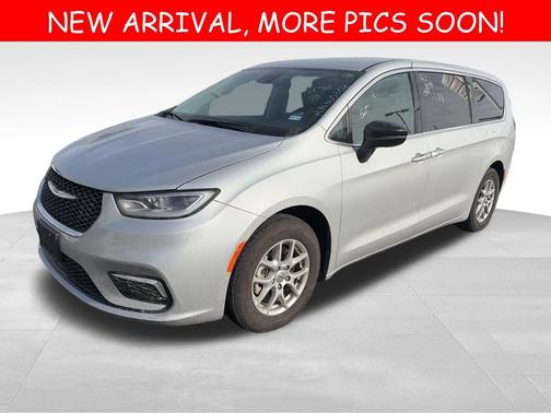 2024 Chrysler Pacifica Touring-L