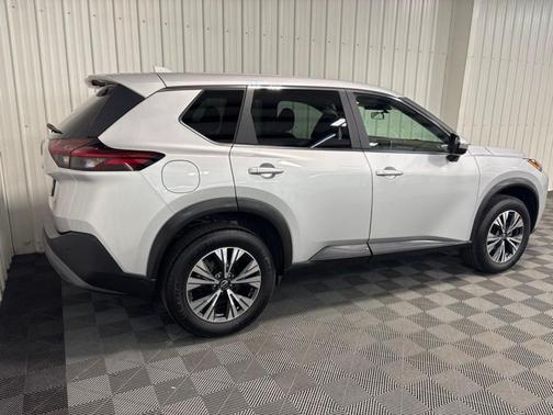 Brilliant Silver Metallic 2023 Nissan Rogue SV