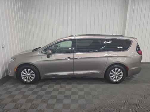 Molten Silver 2018 Chrysler Pacifica Touring-L