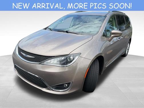 Molten Silver 2018 Chrysler Pacifica Touring-L