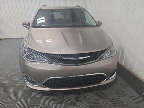 Molten Silver 2018 Chrysler Pacifica Touring-L