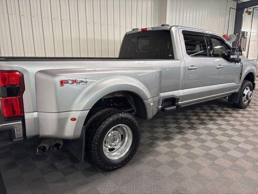 2024 Ford F-350 Lariat Super Duty