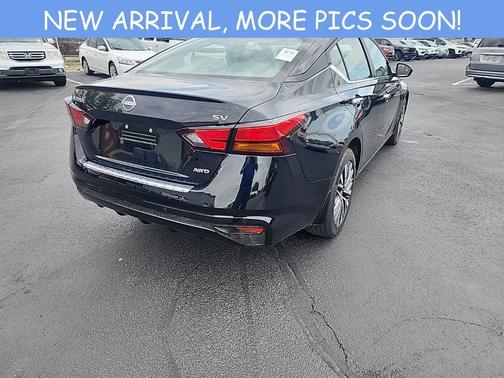 Black 2023 Nissan Altima 2.5 SV