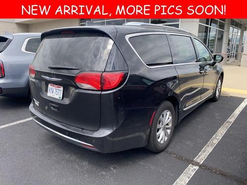 2018 Chrysler Pacifica Touring-L