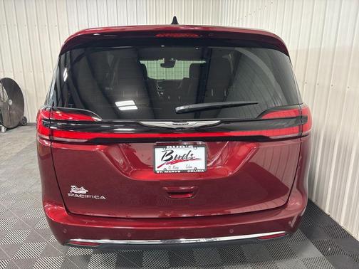 2023 Chrysler Pacifica Touring-L
