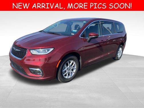 2023 Chrysler Pacifica Touring-L