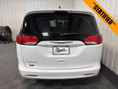 2021 Chrysler Voyager LXI