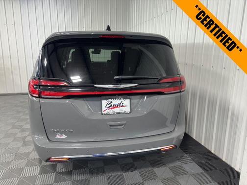 2023 Chrysler Pacifica Touring-L