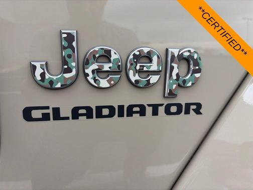 Limited Edition Gobi Clearcoat 2022 Jeep Gladiator Overland
