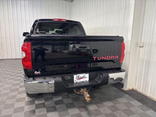 Midnight Black Metallic 2018 Toyota Tundra SR5