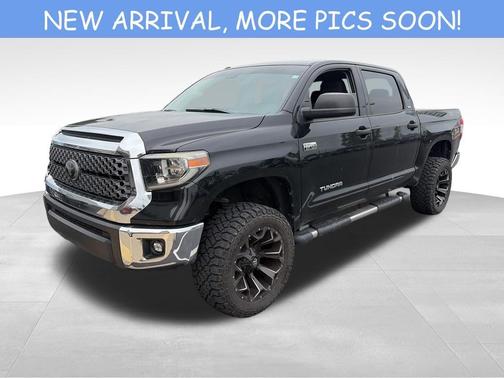 Midnight Black Metallic 2018 Toyota Tundra SR5