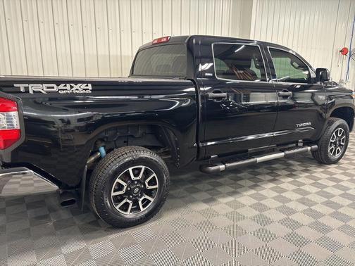 Midnight Black Metallic 2018 Toyota Tundra SR5