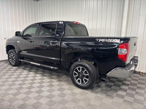Midnight Black Metallic 2018 Toyota Tundra SR5