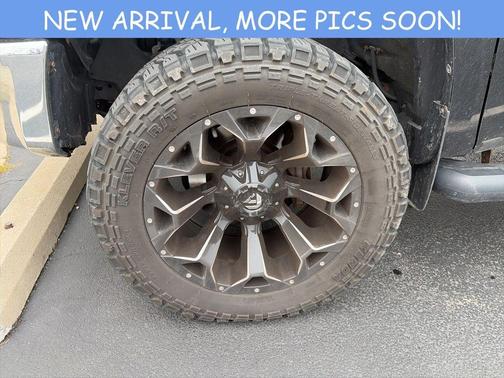 Midnight Black Metallic 2018 Toyota Tundra SR5