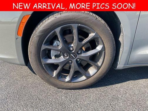2022 Chrysler Pacifica Touring-L