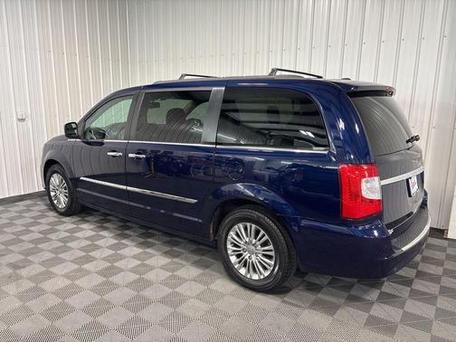 2015 Chrysler Town & Country Touring-L