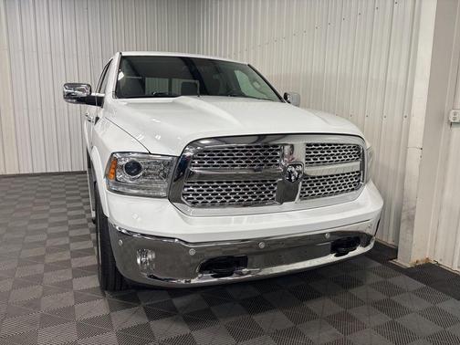 Bright White Clearcoat 2016 RAM 1500 Laramie