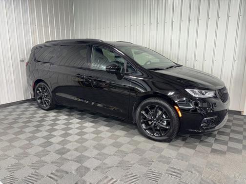2025 Chrysler Pacifica Limited