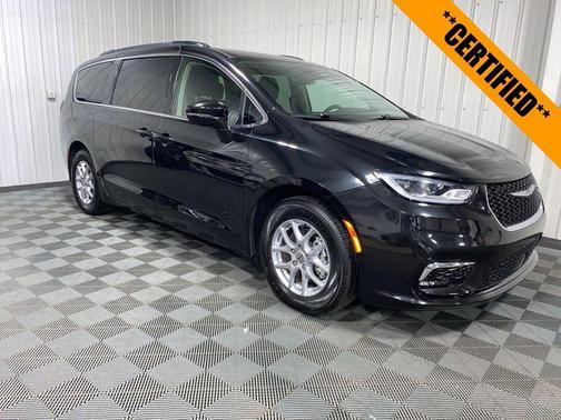 2022 Chrysler Pacifica Touring-L