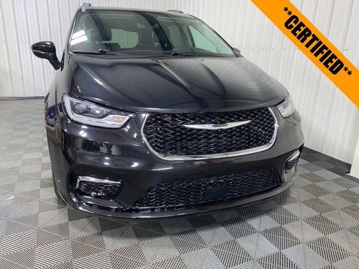 2022 Chrysler Pacifica Touring-L