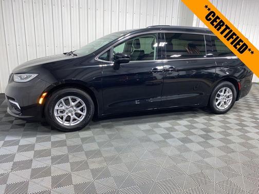 2022 Chrysler Pacifica Touring-L