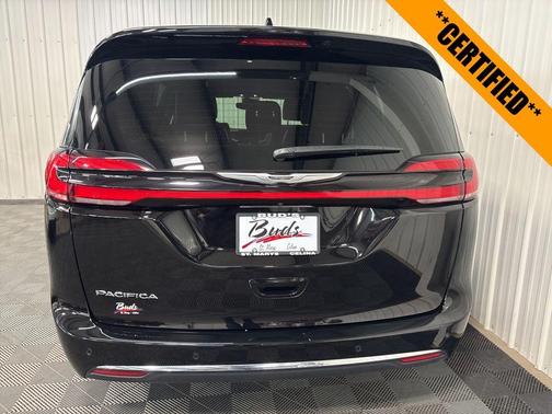 Diamond Black 2025 Chrysler Pacifica Select