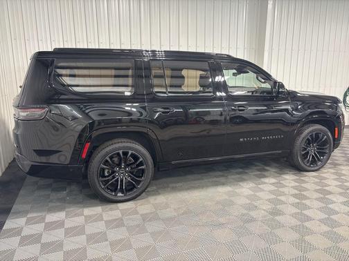 2022 Jeep Grand Wagoneer Series II