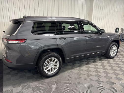 2022 Jeep Grand Cherokee L Laredo
